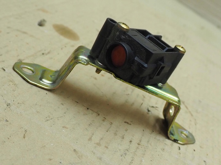 фото №8, Mazda tribute 00-07 вимикач ударний