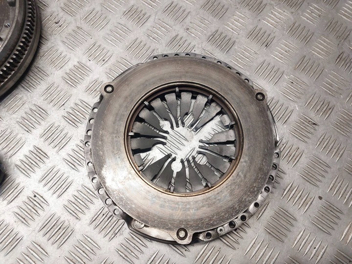 фото №3, Колесо двухмассовый + прижим + подшипник audi a3 8l рестайлинг 1.8 t