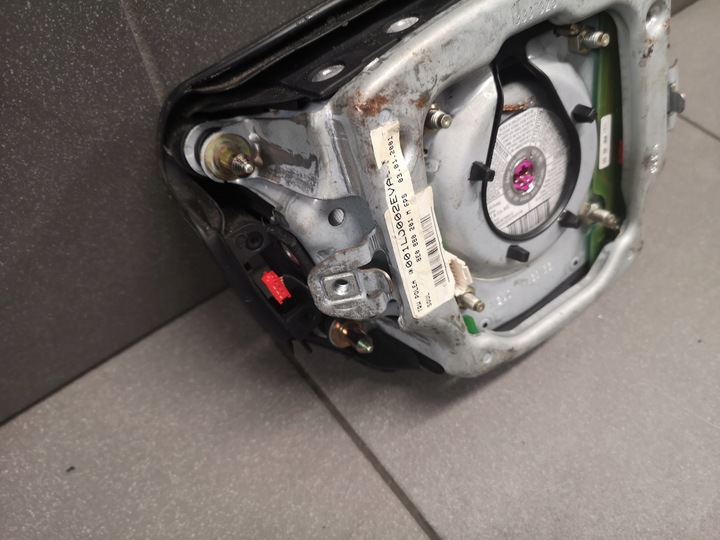 фото №13, Подушка подушка безпеки кермо audi a4 b6 8e0880201m