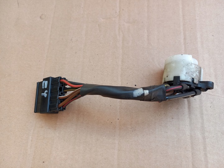 фото №1, Toyota corolla e9 87-92 carina роз'єм замок запалювання