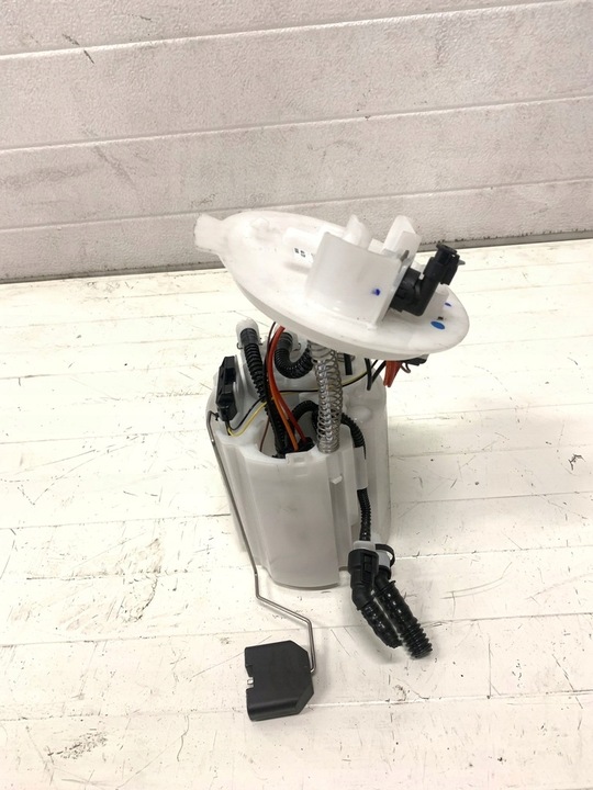 фото №1, Mercedes c300 c-klasa w206 насос топлива a2064704401