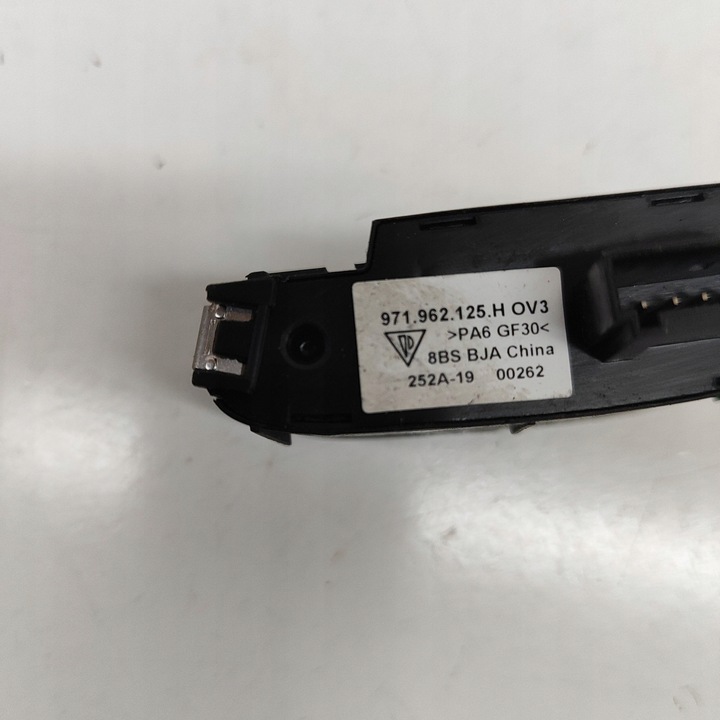 фото №7, Porsche cayenne 9y0 9y3 2019 кнопка центрального замка