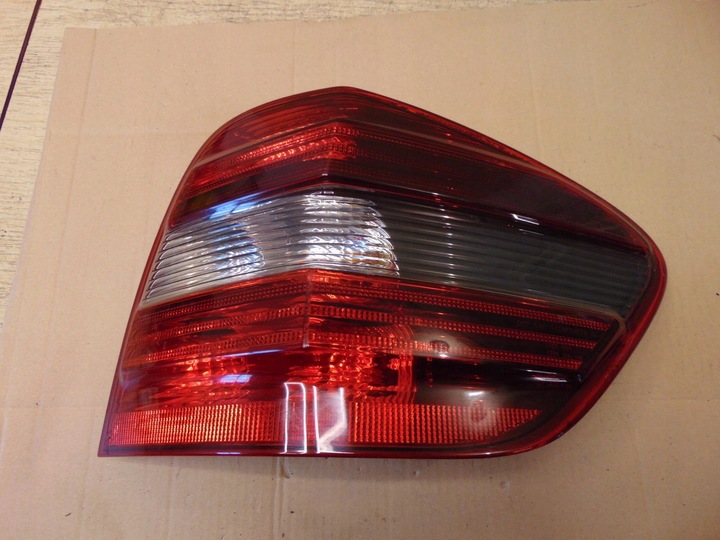 фото №1, Лампа права зад mercedes ml w164 європа оригінал
