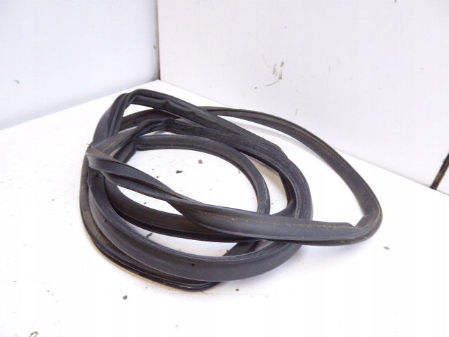 фото №1, Toyota corolla verso i прокладка кузовная дверь зад правая