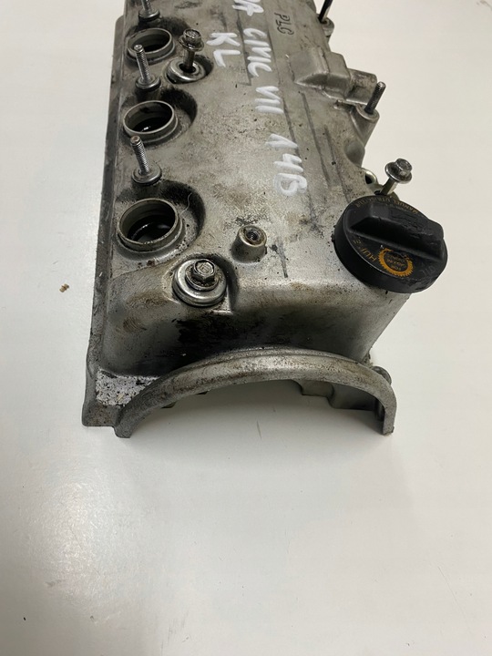 фото №7, Крышка клапанов honda civic vii 1.4 16v d14z6