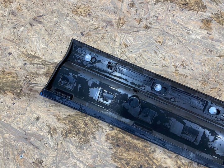 фото №9, Volvo xc40 xc-40 17- планка нижняя накладка na дверь левая перед передняя