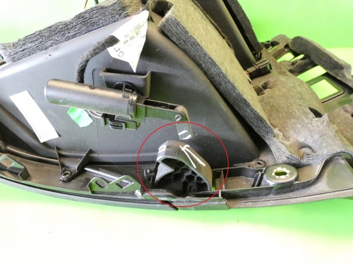 фото №9, Бардачок з панелі правий пасажира 8p1857035c audi a3 8p 03-05