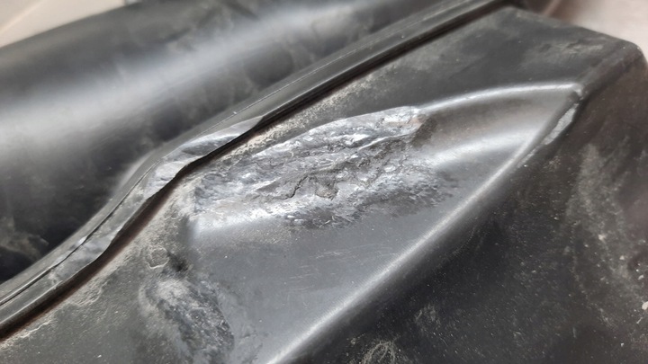 фото №8, Труба воздуха 31274766 volvo v70 iii s80 ii xc70 ii 2.4 d5