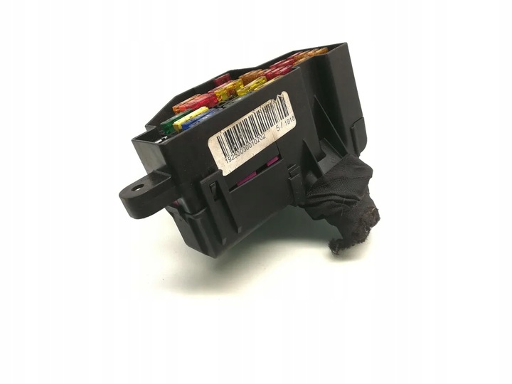 фото №2, Vw passat рамка / модуль предохранителей 2.0 tdi 16v дизель 103kw 140 hp - -