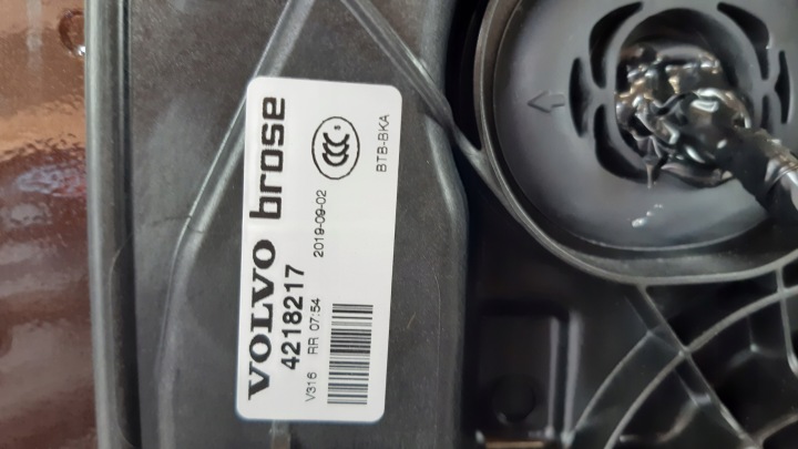 фото №10, Volvo xc40 дверь правая зад 722