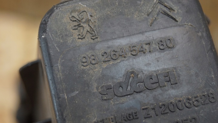 фото №8, Корпус фильтра воздуха peugeot 2008 i 1.2 vti 9826454780