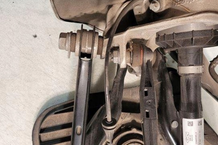 фото №9, Поворотный кулак задняя левая bmw 3 g20, g28 6882552 3.0l бензин 285kw 2020