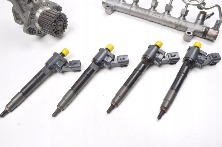 фото №10, Volvo 2.0 d4 топливная система впрыска насос 31432135 форсунки 31405404 планка датчик