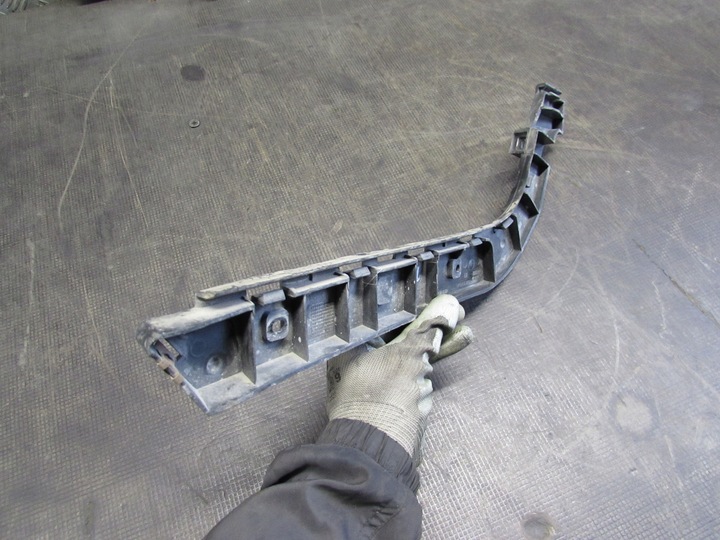 фото №10, Ползун бампера левый зад volvo v50 i рестайлинг 07-12r 30763017