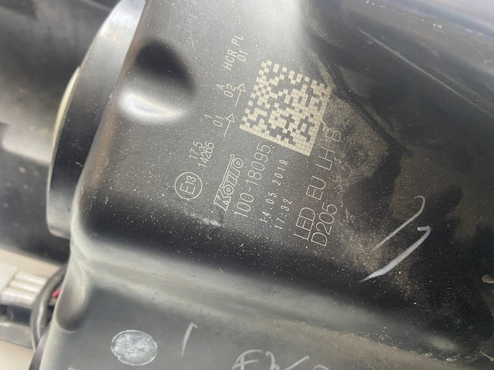 фото №10, Suzuki vitara 3 iii лампа левая левый перед передняя led 10018095