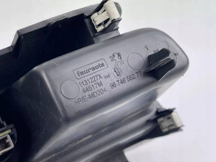фото №11, Peugeot 208 2015 гнездо / соединитель usb