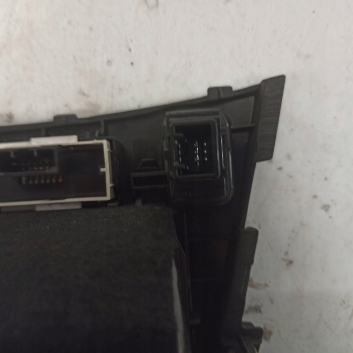 фото №10, Toyota avensis iii t27 пепельница панели распределительной 58804-05040