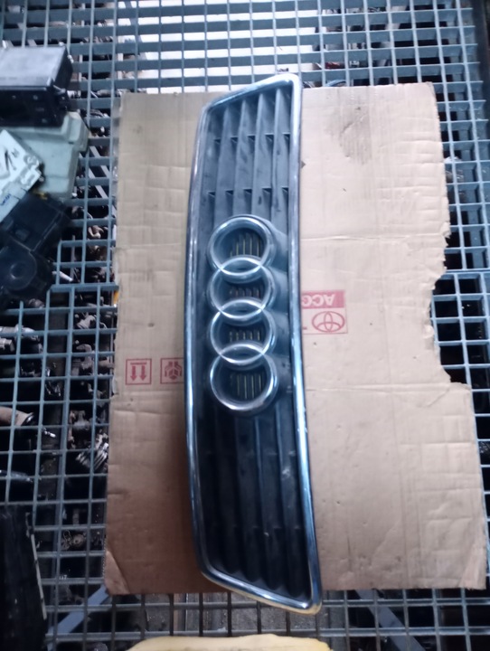 фото №1, Audi a6 c5 решітка решітка радіатора 4b0853651a