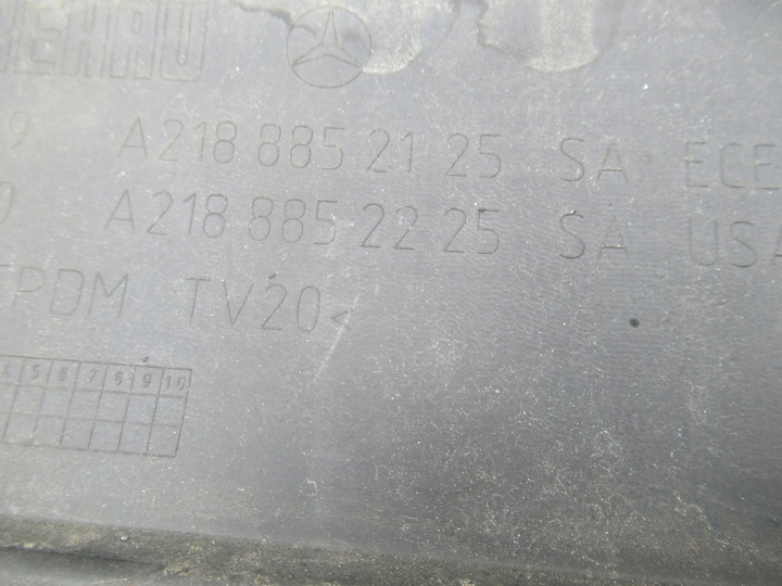 фото №8, Mercedes cls w218 amg планка бампера зад диффузор a2188852125