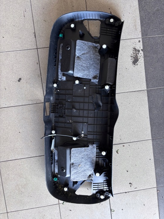 фото №1, Обивка крышки багажника kia stonic зад оригинальный номер 2018- 81750h8400