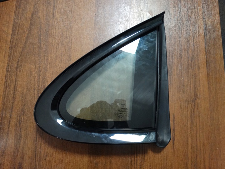 фото №1, Скло вставка задня права porsche 971 19r. 1