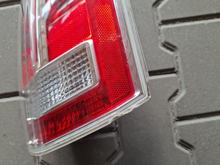 фото №10, Фара зад задняя правая 68154610ab европа chrysler 300c ii thema