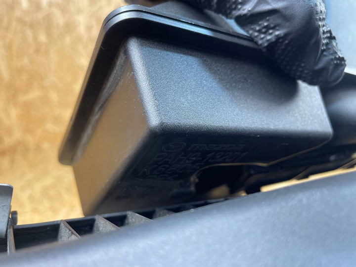 фото №14, Корпус фільтра повітря mazda 3 iv bp pah9133ay pah9-133ay 2.0b 2019-