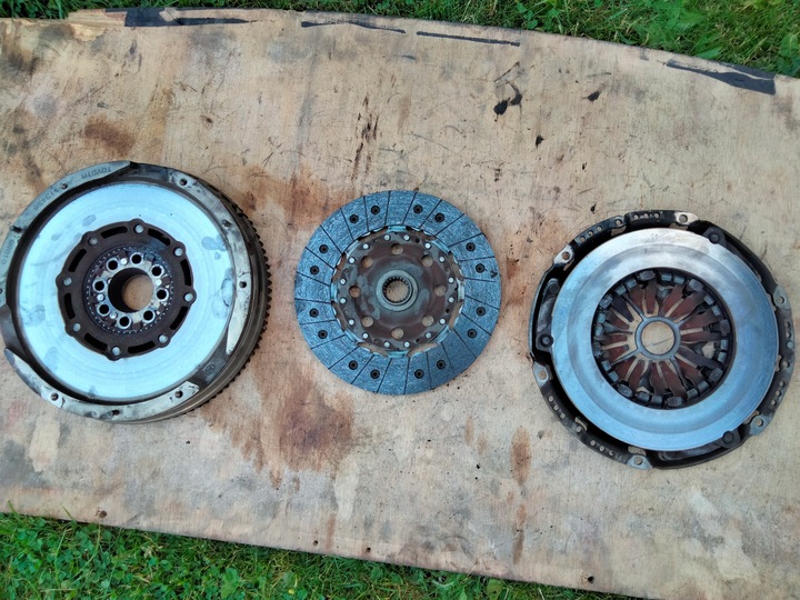 фото №1, Сцепление комплектные двухмассовый маховик avensis t25 2.2 d-cat