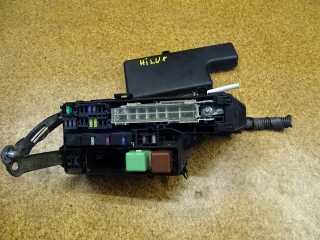 фото №2, Toyota hilux 07r # коробка корпус предохранителей 3,0d4d