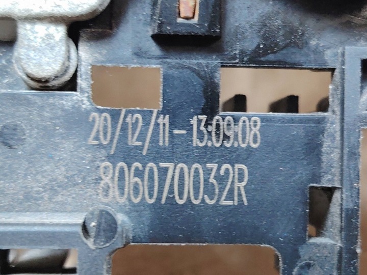 фото №10, 2012 renault megane iii наружная ручка двери передних 806070032r