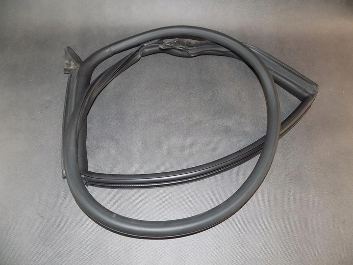 фото №1, Audi s5 a5 f5 прокладка дверь левая зад 8w8833707