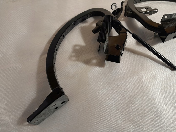 фото №2, Audi a3 s3 8v петля петлі кришки зад багажника 8v5827302c 8v5827301c