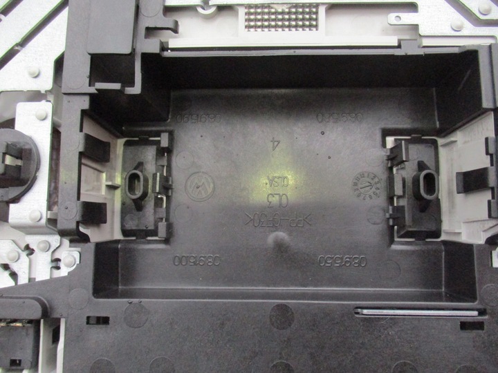 фото №4, Seat altea 2010r -лампа внутренняя ,освещение кабины 5p0947105c