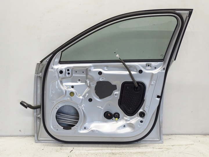 фото №13, Дверь правые перед правые передние стекло audi a3 8v sb 5d lx7w