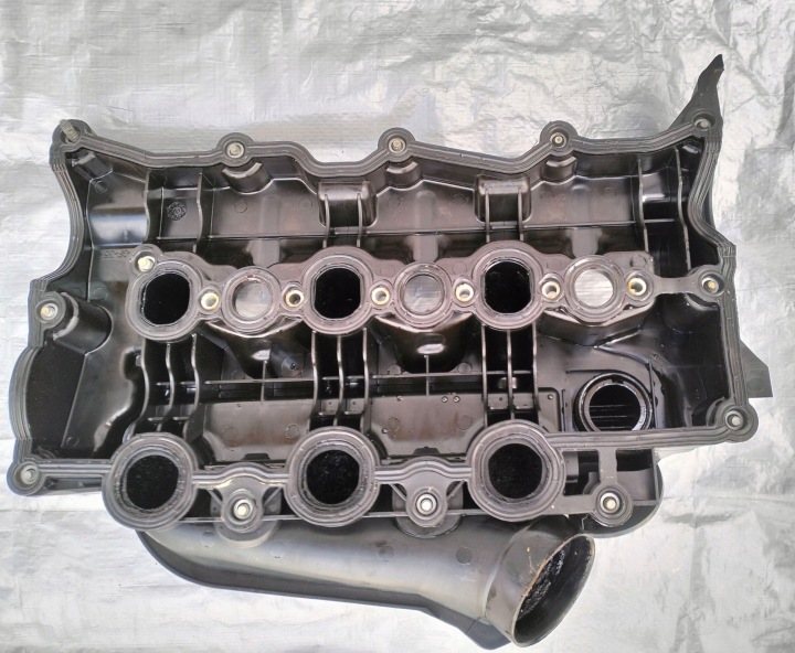 фото №9, Крышка клапанов citroen c5 iii x7 3.0 hdi 9x2q-9424-fa