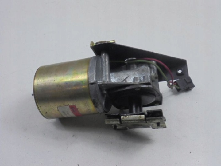 фото №1, Saab 900 i моторчик дворник перед 7860if luca