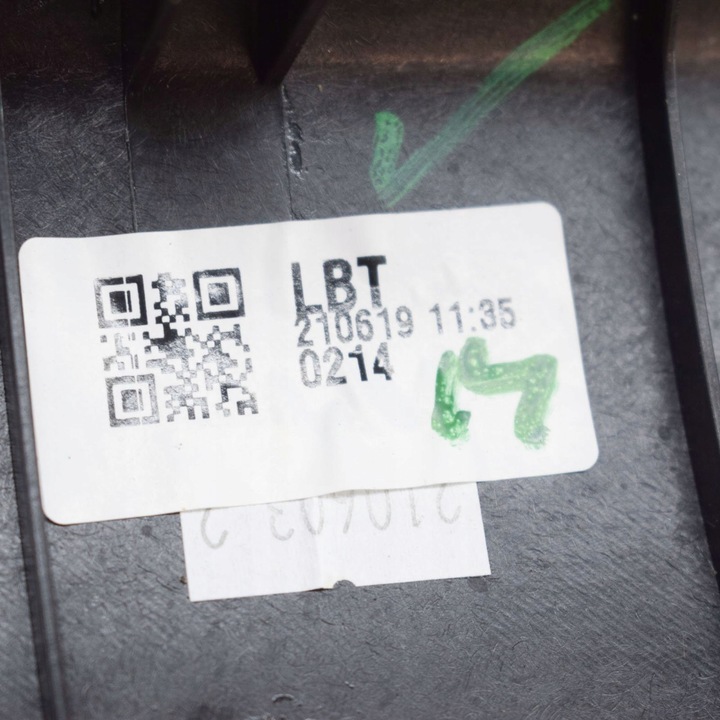 фото №9, Hyundai kona i 2022 рамка бардачка панелі розподільчої