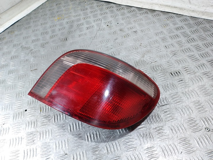 фото №6, Лампа задня права toyota yaris i 99-05 хетчбек