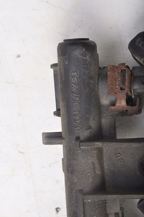 фото №11, Renault thalia ii 1.2 планка вприскувальний форсунка 8200292590