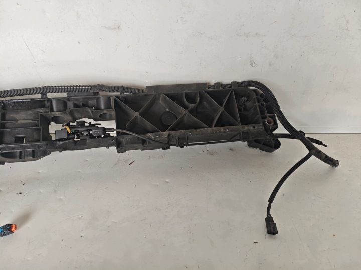 фото №7, Renault clio iv pas верхний замок усилитель бампера 625003860r