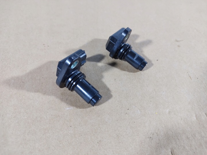 фото №14, Volvo v40 1.5 t3 12r- датчик вал розподільний вал