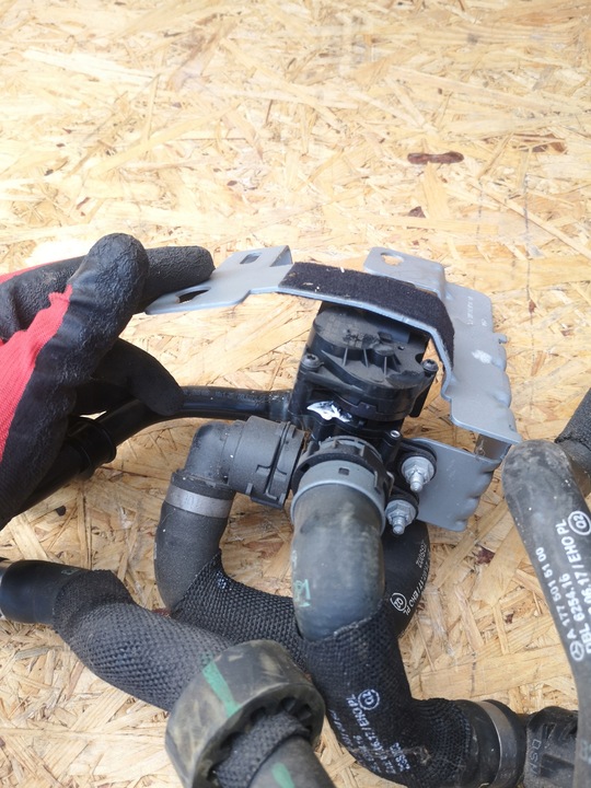 фото №12, Mercedes a-klasa w177 помпа воды шланги a1770073599 a0005003800 a0005061300