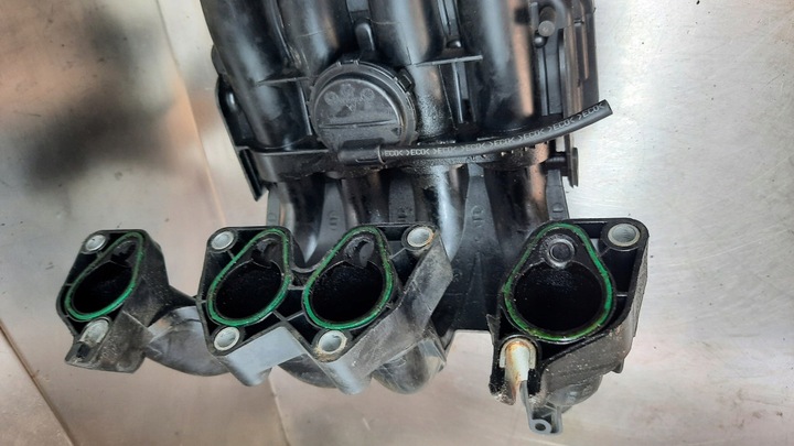 фото №8, Коллектор всасывающий vw golf v 1.6b 07r 06a133185ls