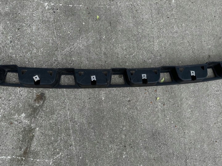 фото №4, Ковзун бампера зад 8z0807855a audi a2