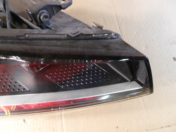 фото №12, Audi q2 16-20 лампа правая обычная 81a941004