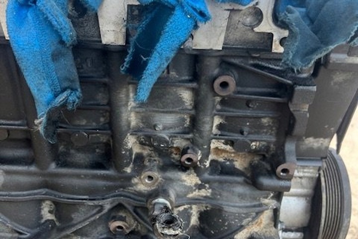 фото №14, Двигатель vw passat b6 3c2 038103373r 1.9l дизель 77kw 2007