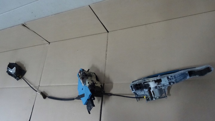 фото №4, Peugeot 207 замок ручка дверь правые зад