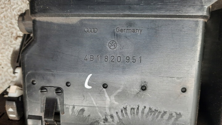 фото №14, Ґрати повітропровід audi a6 c5 4bi820902 4b1820951