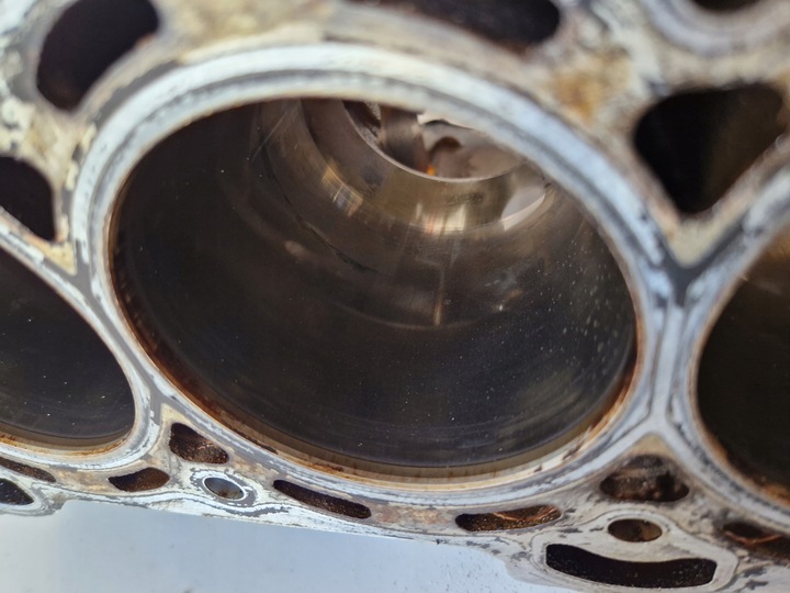 фото №12, Блок двигателя ford c-max mk1 2.0 b 16v 145km aoda