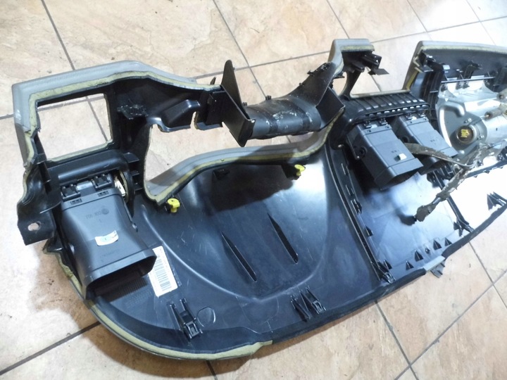 фото №9, Volvo v50 s40 ii 2.0d 06' панель раздаточная капот